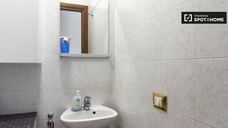 Double room Rome, 3 beds — photo 7