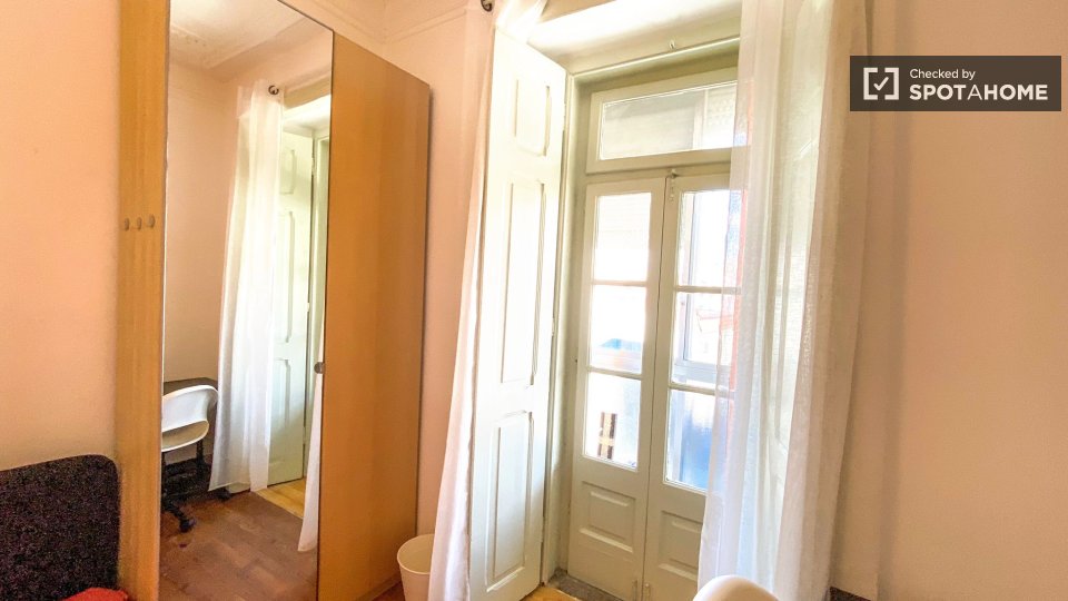 Double room Lisbon, 6 beds — photo 2