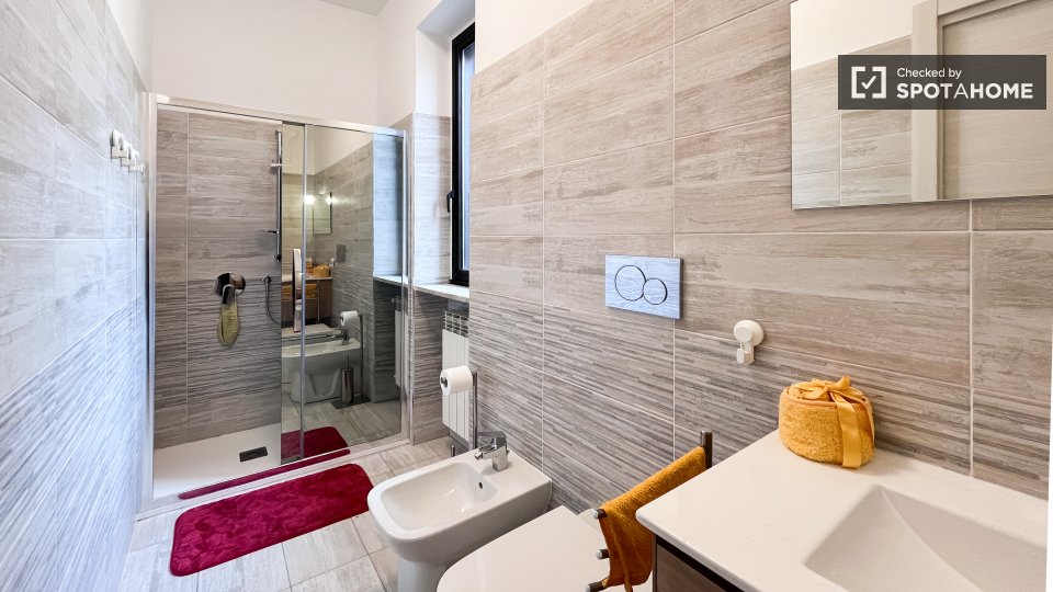 Double room Milan, 4 beds — photo 21