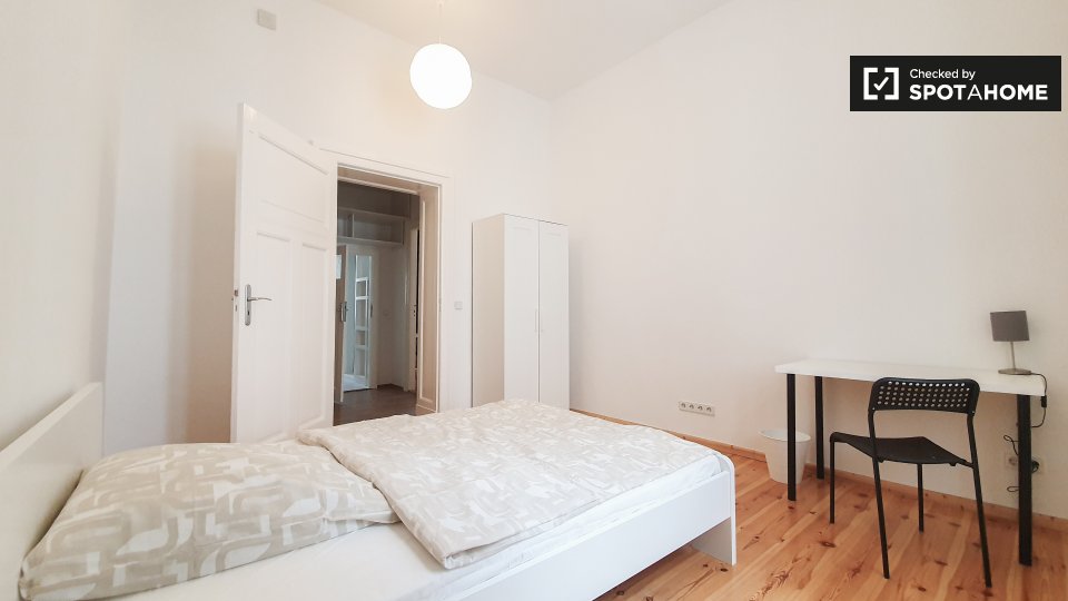 Double room Berlin, 4 beds, 92m² — photo 15