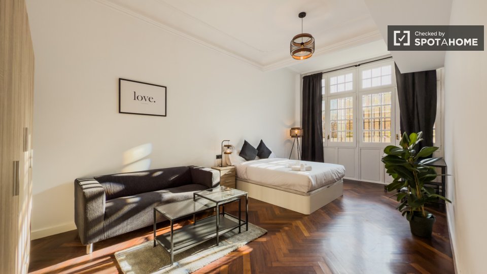 Apartment Barcelona, 8 beds — photo 15
