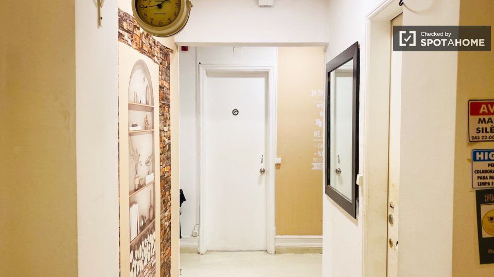 Double room Lisbon, 20 beds — photo 17