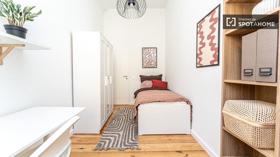 Double room Berlin, 8 beds, 136m² — photo 7