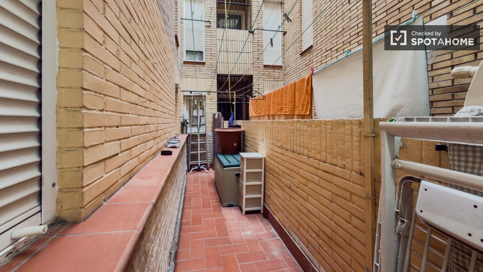 Apartment Barcelona, 3 beds, 75m² — photo 29