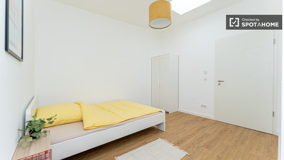 Double room Berlin, 10 beds, 194m² — photo 10