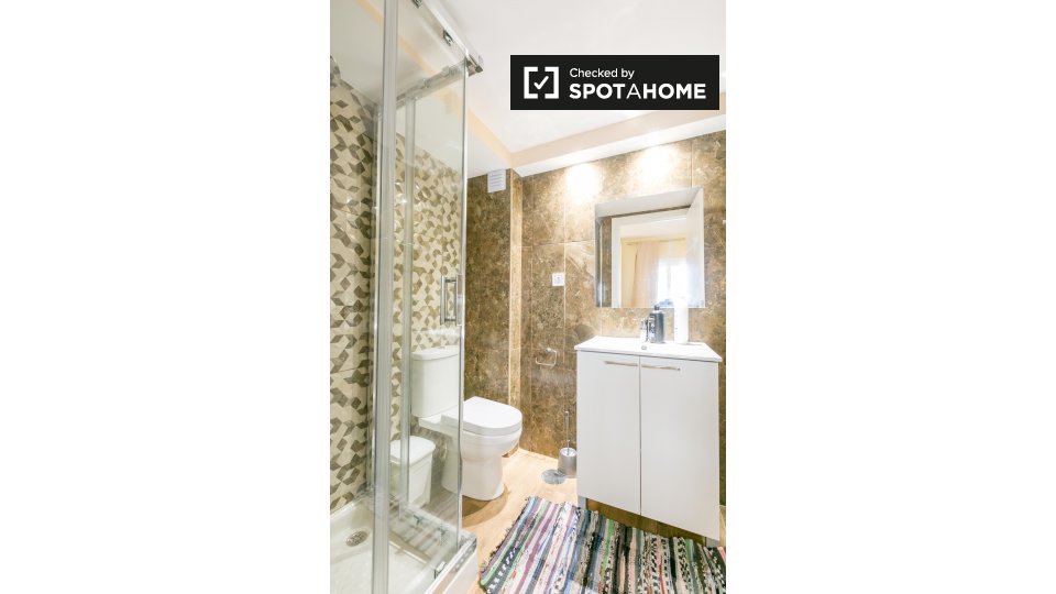 Double room Lisbon, 11 beds, 320m² — photo 7