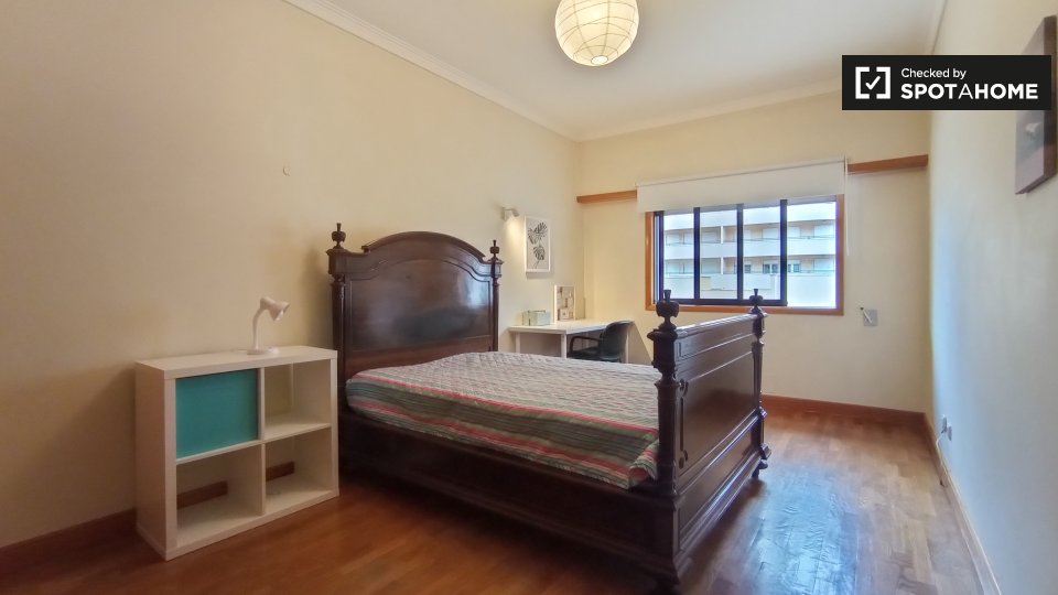 Double room Lisbon, 5 beds, 300m² — photo 8