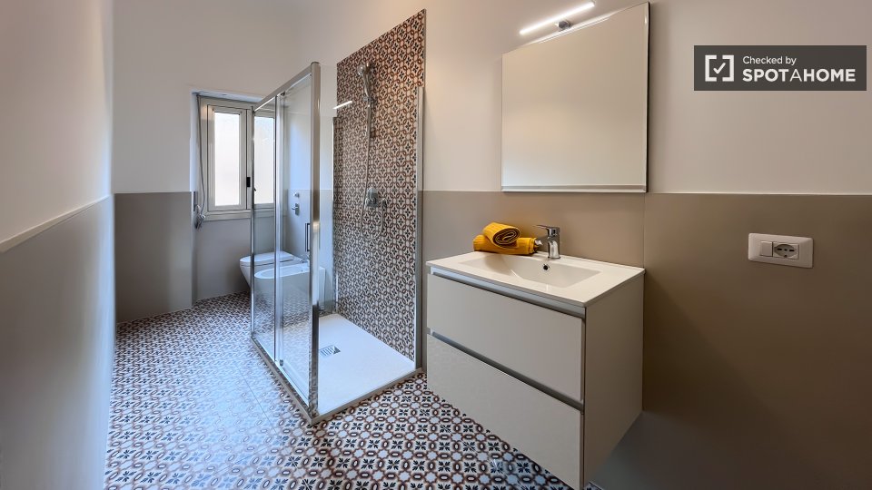 Double room Milan, 5 beds — photo 14