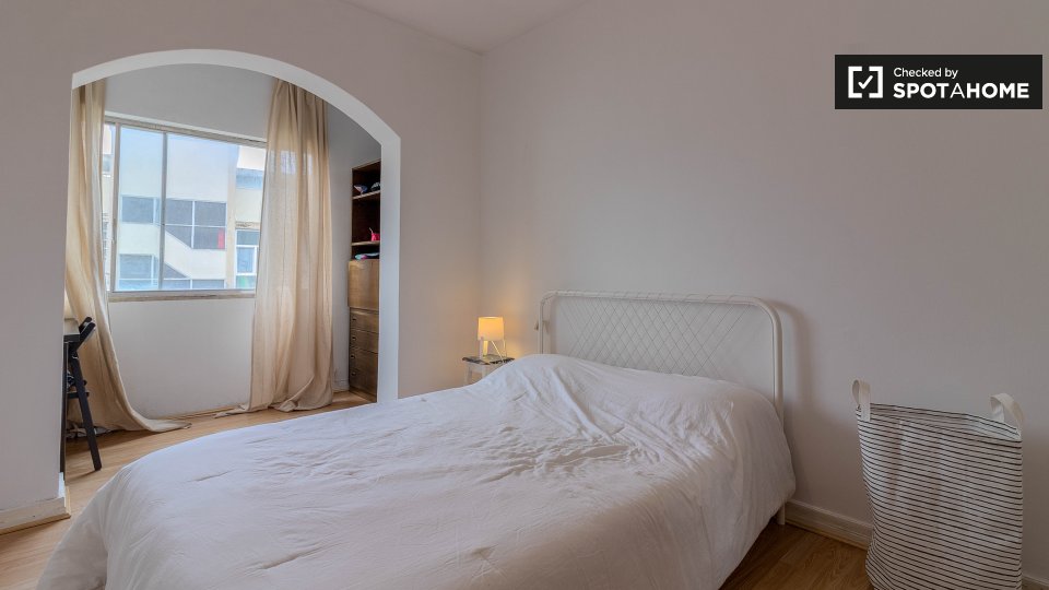 Double room Lisbon, 6 beds, 115m² — photo 2