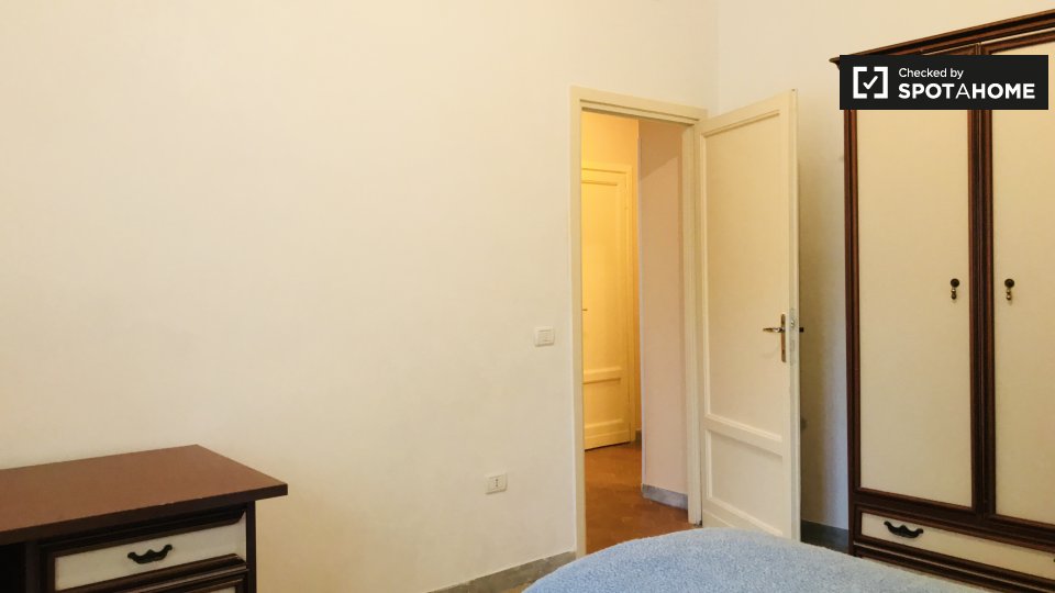Double room Rome, 3 beds, 85m² — photo 10