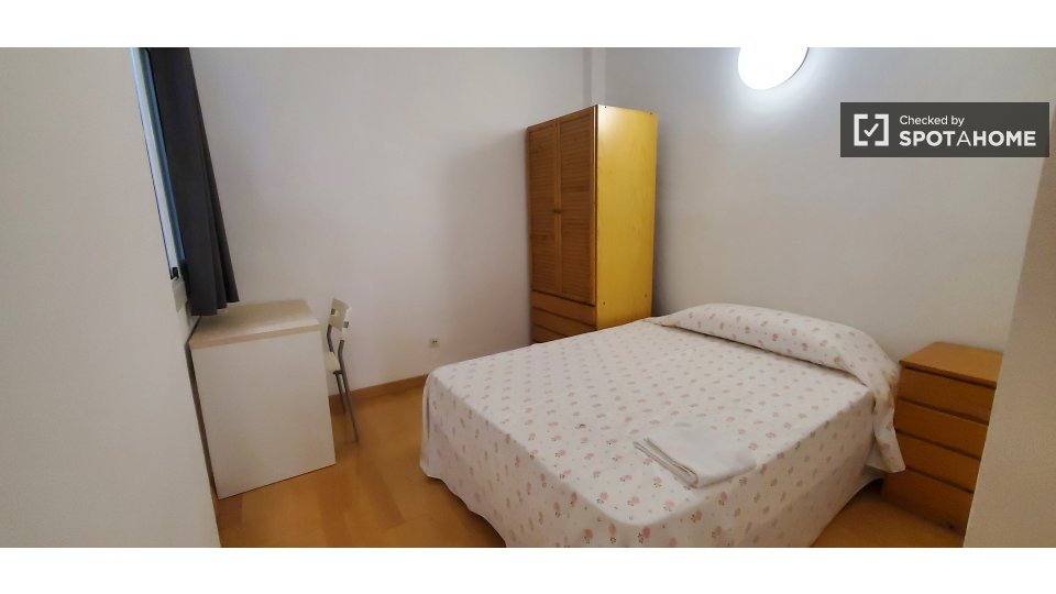 Double room Barcelona, 4 beds, 90m² — photo 1