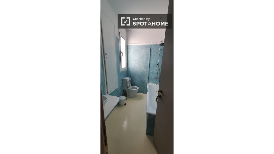 Double room Athens, 4 beds — photo 25