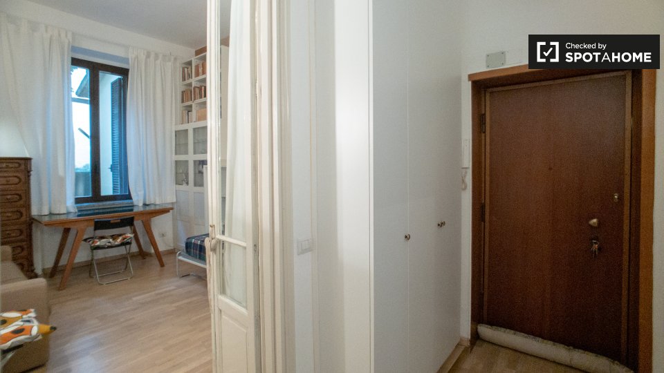 Double room Milan, 2 beds, 70m² — photo 16
