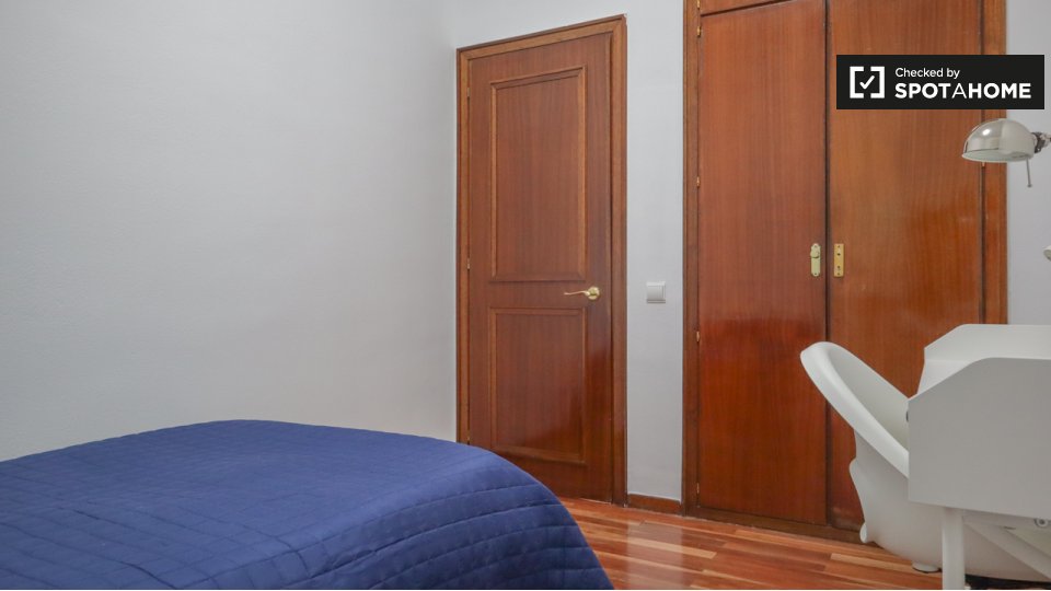 Double room Madrid, 4 beds, 120m² — photo 12