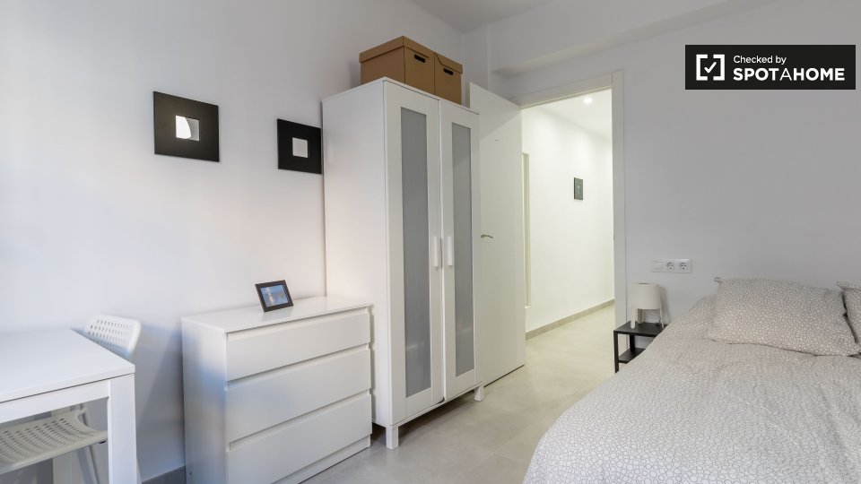 Double room Valencia, 4 beds, 100m² — photo 15