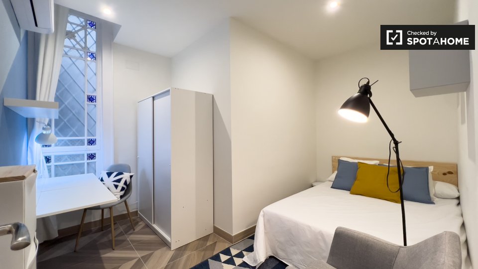 Double room Barcelona, 4 beds, 124m² — photo 1