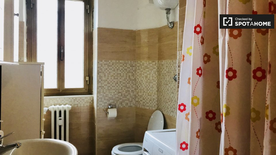 Double room Rome, 3 beds, 85m² — photo 15
