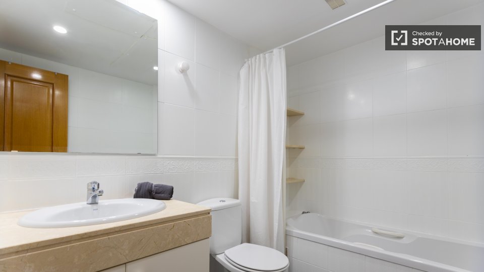 Apartment Valencia, 4 beds, 152m² — photo 7