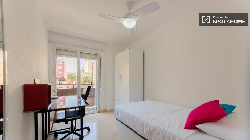 Double room Valencia, 5 beds — photo 17