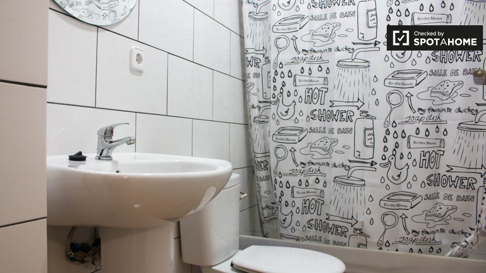 Double room Barcelona, 3 beds — photo 10