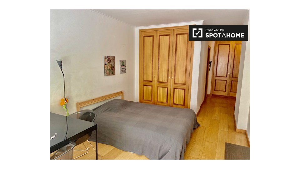 Double room Lisbon, 4 beds, 130m² — photo 3