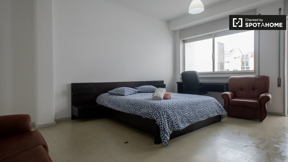 Double room Porto, 9 beds, 285m² — photo 3