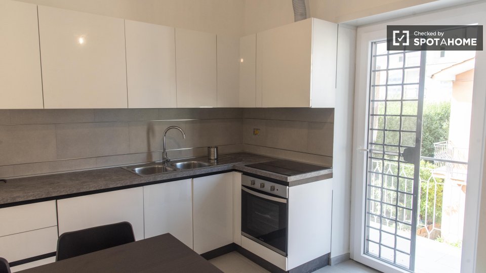Double room Rome, 3 beds, 93m² — photo 64