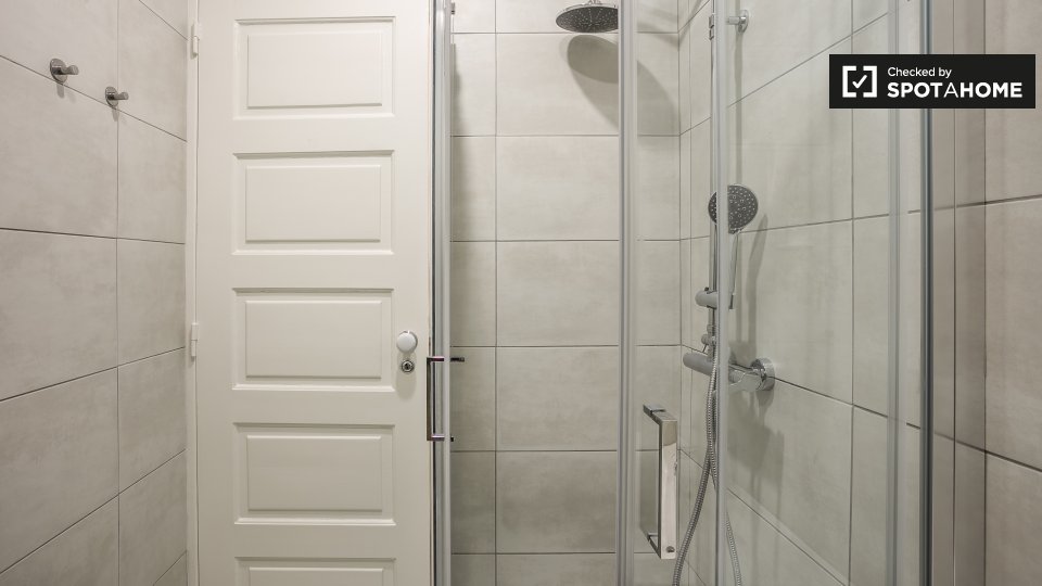 Double room Lisbon, 4 beds — photo 22