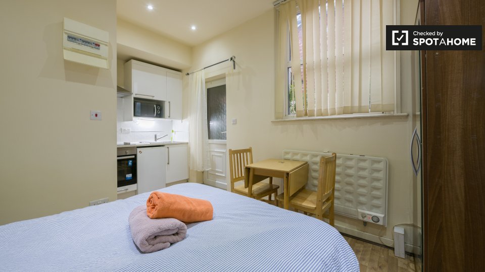 Apartment mono London — photo 1