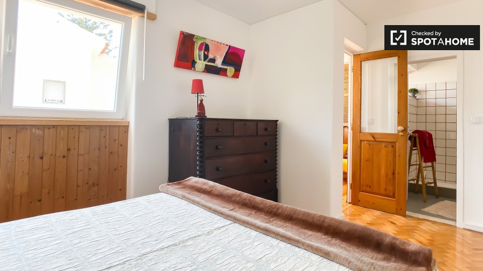 Double room Lisbon, 4 beds — photo 10
