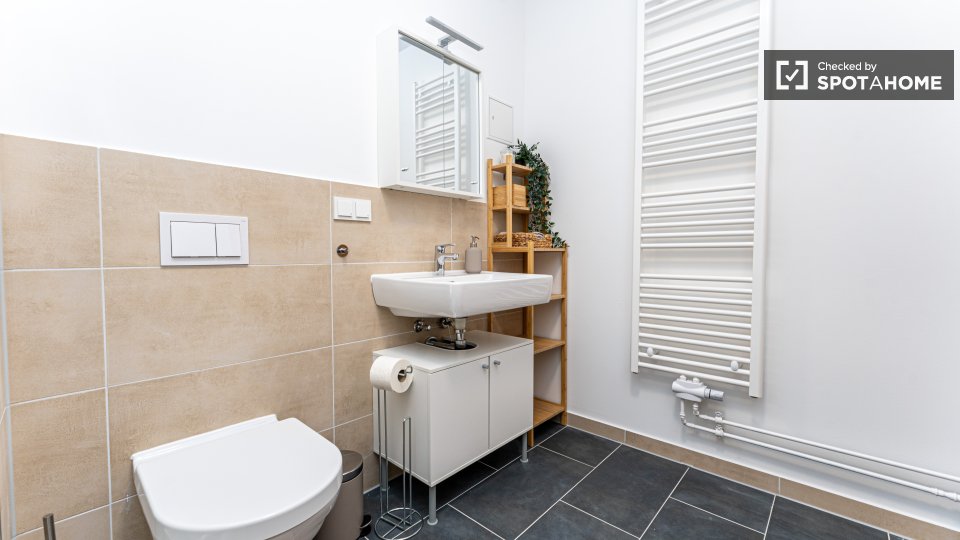 Double room Berlin, 5 beds, 80m² — photo 8