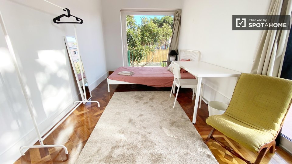 Double room Lisbon, 6 beds — photo 24