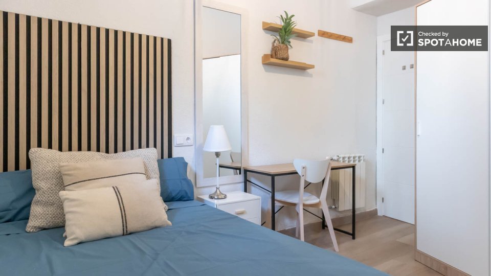 Double room Madrid, 7 beds — photo 7