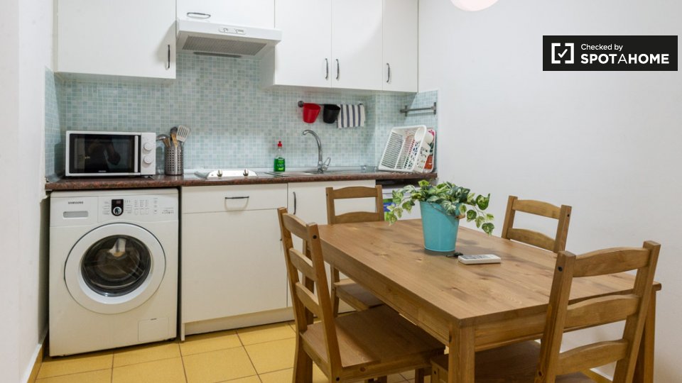 Double room Barcelona, 2 beds, 40m² — photo 7