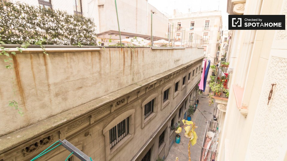 Double room Barcelona, 3 beds — photo 16