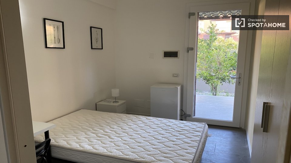 Double room Rome, 4 beds — photo 15