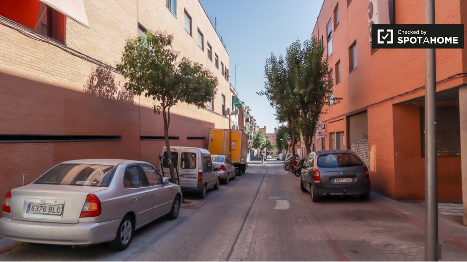 Double room Madrid, 2 beds — photo 19