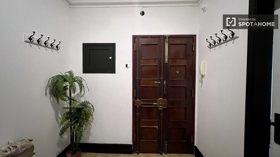 Double room Lisbon, 5 beds — photo 56