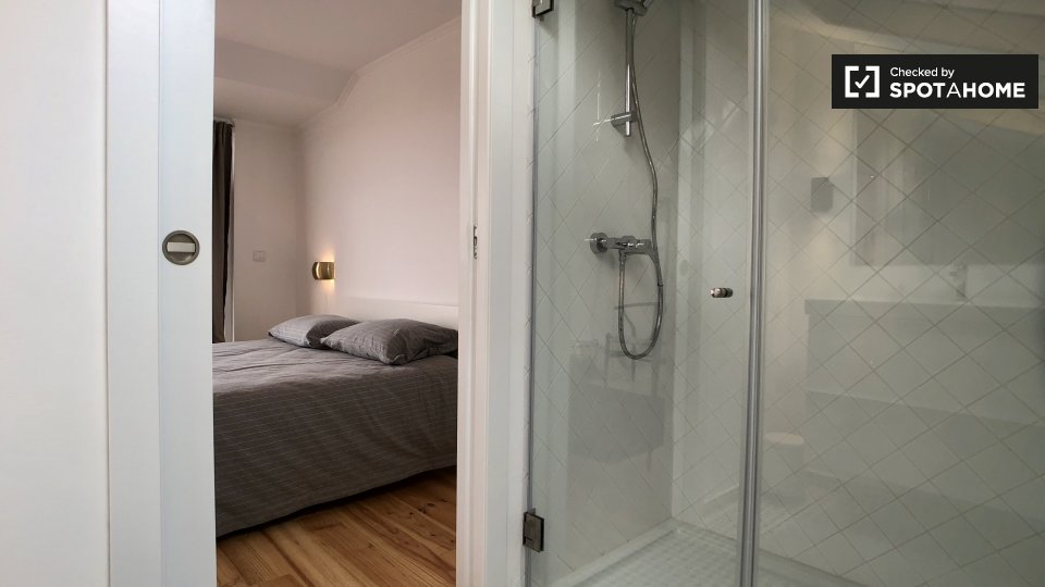 Apartment Lisbon, 3 beds, 100m² — photo 12