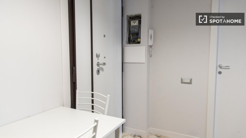 Double room Rome, 3 beds — photo 5