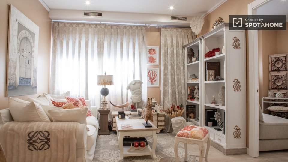 Double room Madrid, 2 beds — photo 9