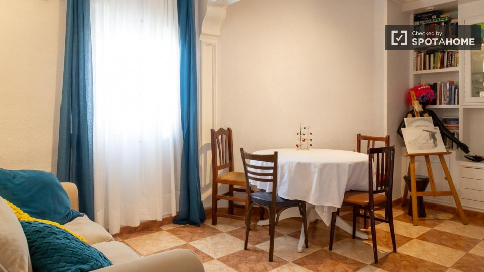 Double room Madrid, 3 beds — photo 16