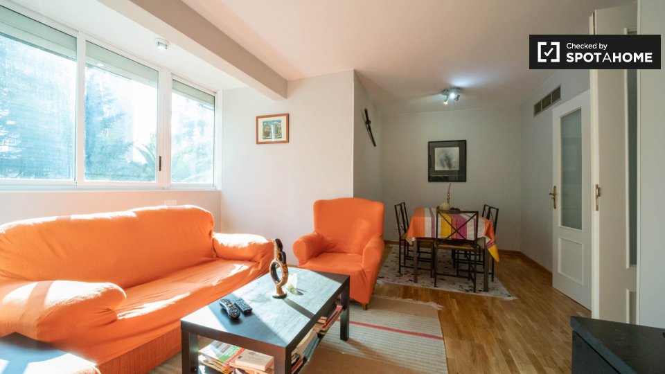 Double room Madrid, 3 beds, 110m² — photo 7