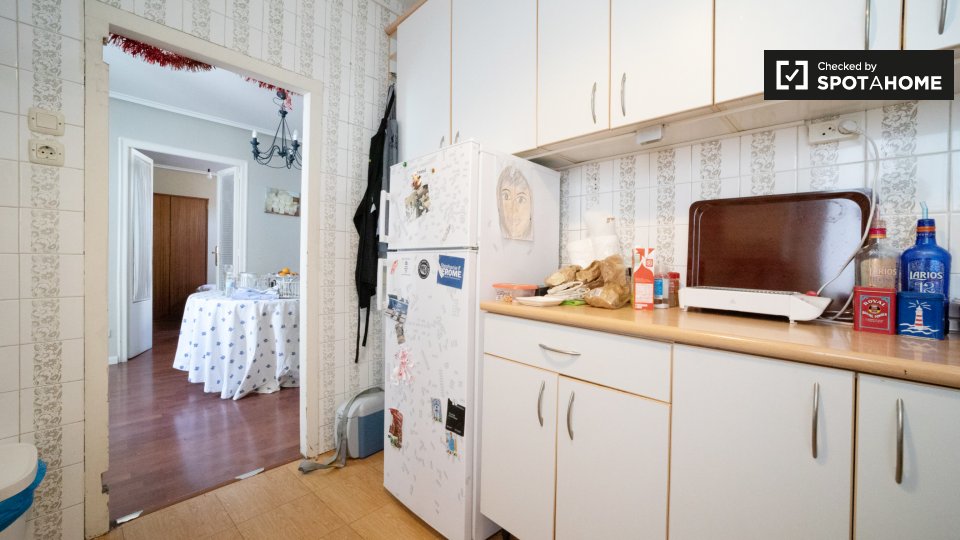 Double room Madrid, 5 beds, 150m² — photo 15