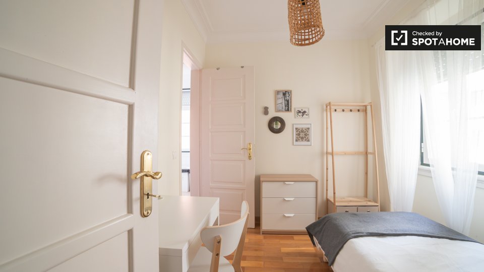 Double room Lisbon, 6 beds, 150m² — photo 18