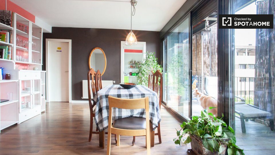 Double room Madrid, 4 beds, 98m² — photo 9