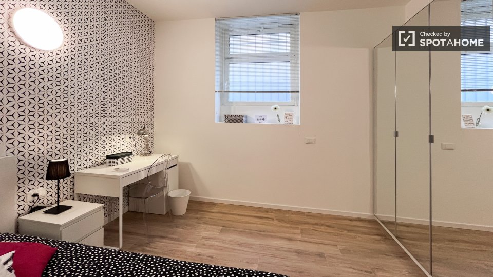 Double room Milan, 4 beds — photo 12