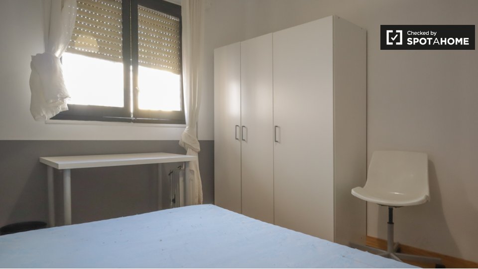 Double room Madrid, 7 beds, 160m² — photo 4