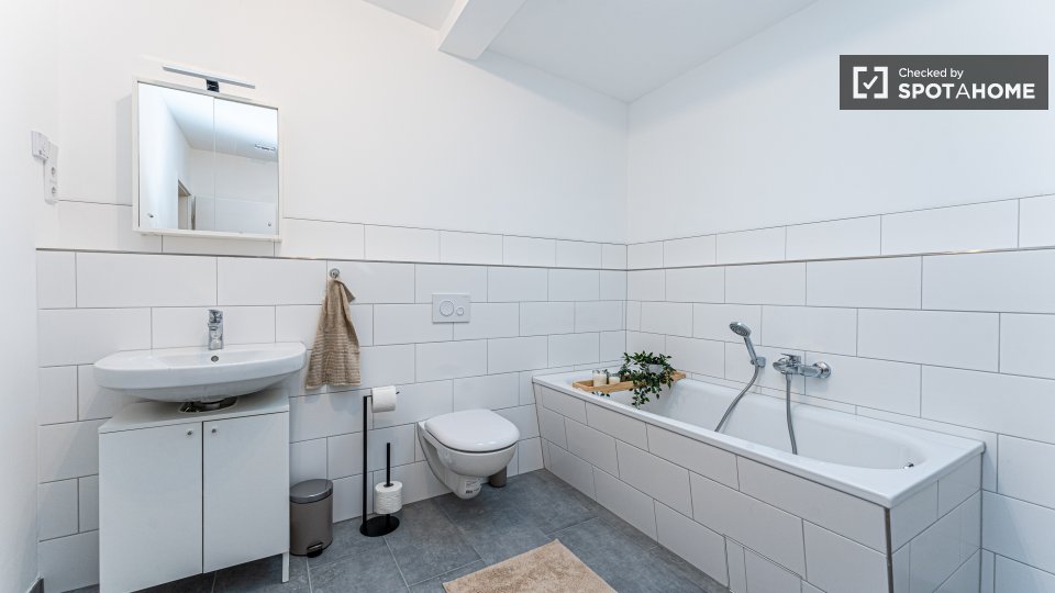 Double room Berlin, 5 beds, 105m² — photo 13