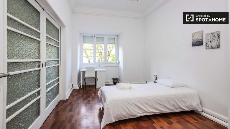 Double room Lisbon, 11 beds — photo 9